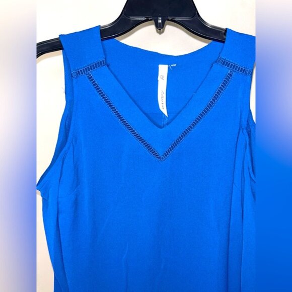 NY Collection NWT Royal Blue Women's Top Size Medium - Picture 4 of 4